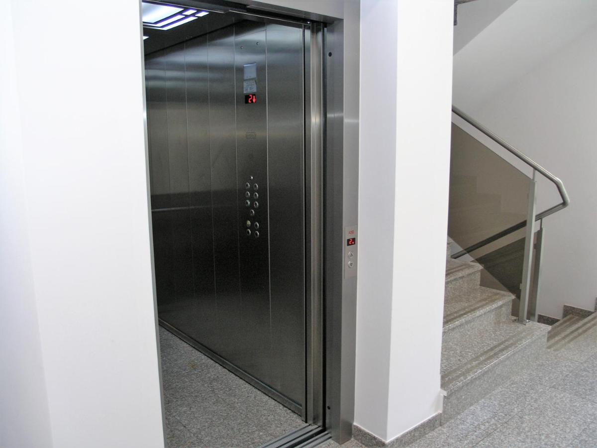 Apartament Metro Kowienska Варшава Екстер'єр фото